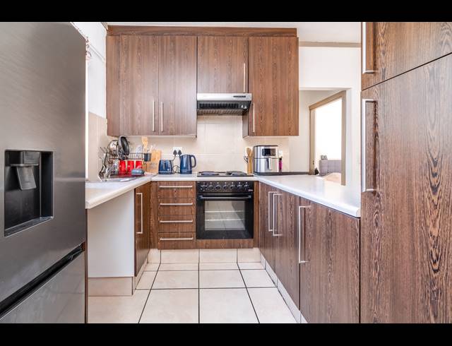 1 BEDROOM APARTMENT FOR SALE IN LONEHILL